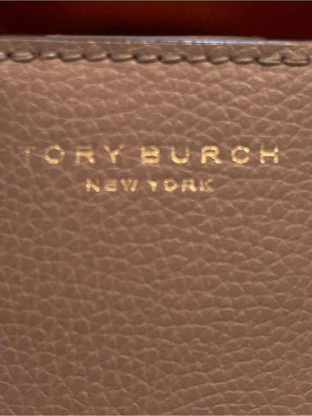 Tory Burch Mauve Pebbled Leather Shoulder Bag with Light Gray Tag - Picture 4 of 11
